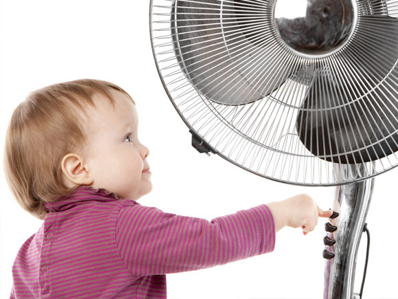 夏天再热也不要对宝宝做这3件事,天再冷也不要让宝宝这样睡觉