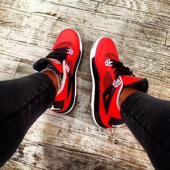 球鞋/最爱脚下那抹红，今夏潮人都得踩个它