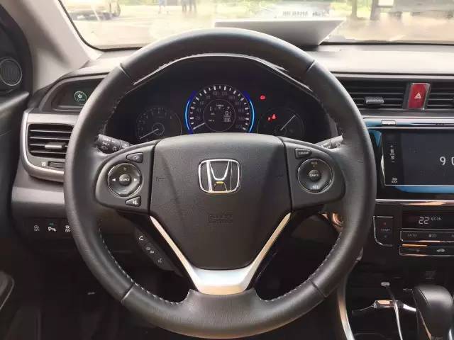 本田凌派2019款舒适版,2016年最新款顶配广汽本田凌派