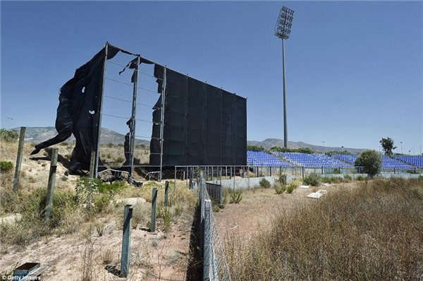 10年圣地变鬼城，雅典奥运会场馆已破烂不堪