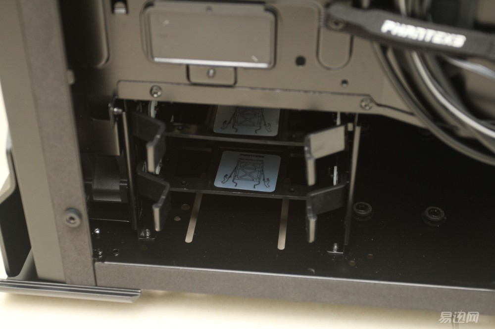 追风者515机箱可以装大主板吗,华擎b150装nvme