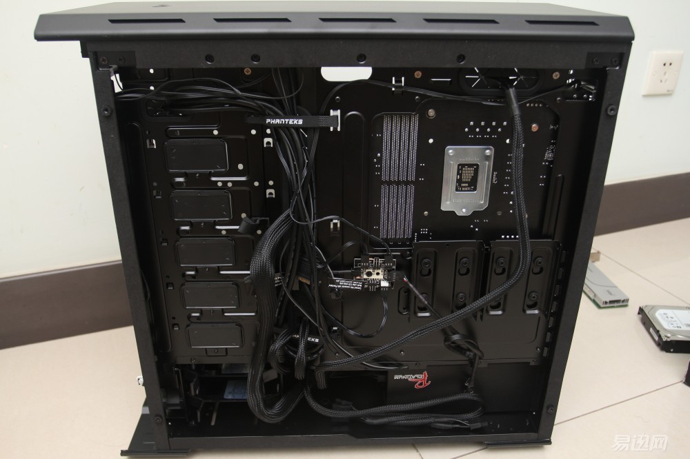 追风者515机箱可以装大主板吗,华擎b150装nvme