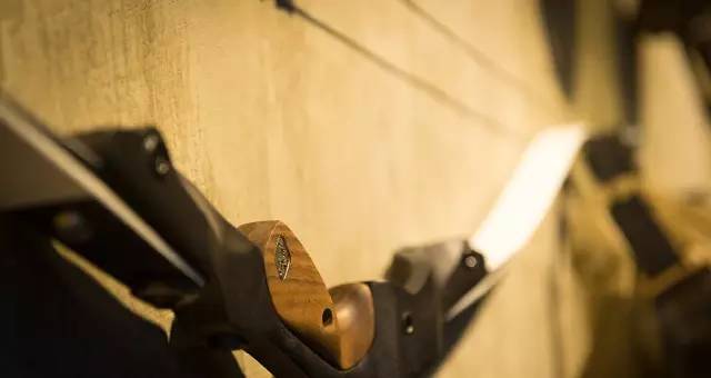 周末跟朋友喝点酒吃烧烤,周末聚会喝酒撸串