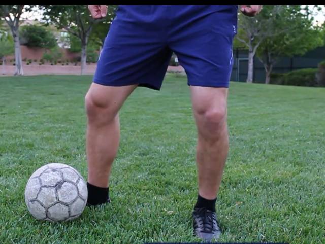 如何将足球踢得更高,足球怎样踢得更高更远