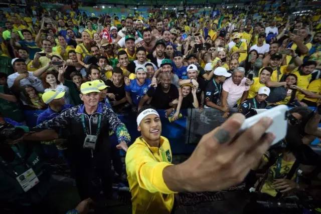 巴西用64年讲述一个足球的故事