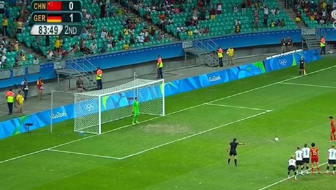 太感动！门柱阻挡了中国女足的脚步，却阻挡不了她们的风采