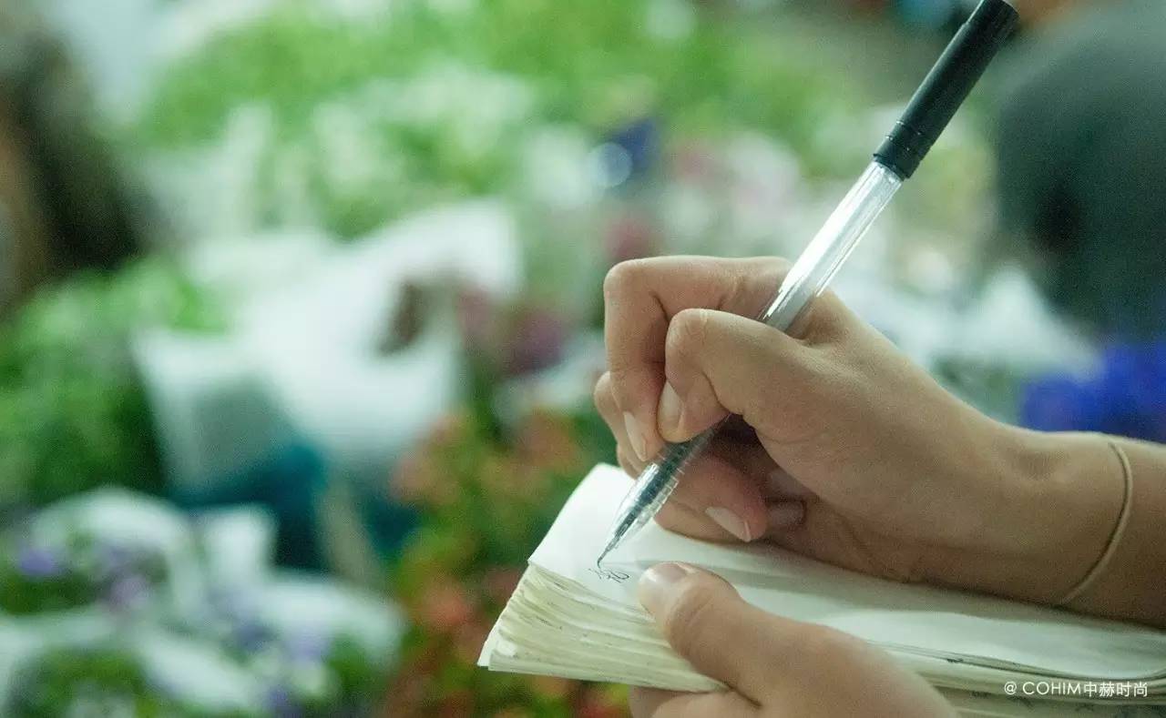 夜访北京皇城根儿下的五家花店：七夕不约会，只约花讲花艺