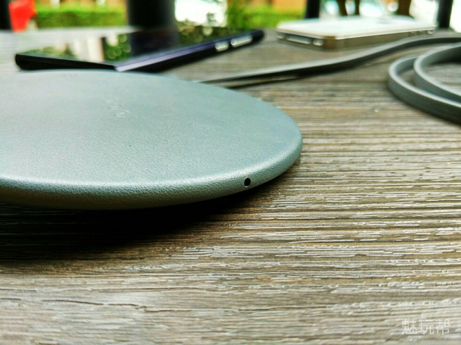 手机壳有贴片可以无线充电,手机壳贴了个贴片能无线充电吗