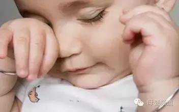 眼睛上火有黄眼屎怎么回事,长眼屎就是上火吗