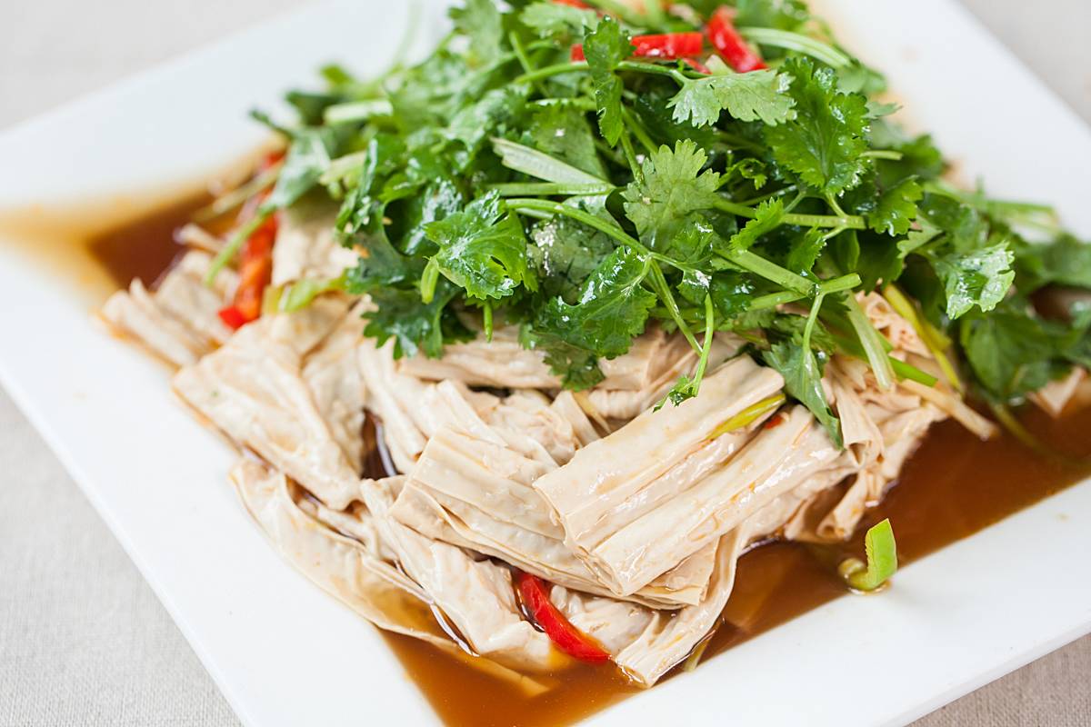 唔使搵啦！人均40元连电视台著名主持人都Hold唔住过来搵食