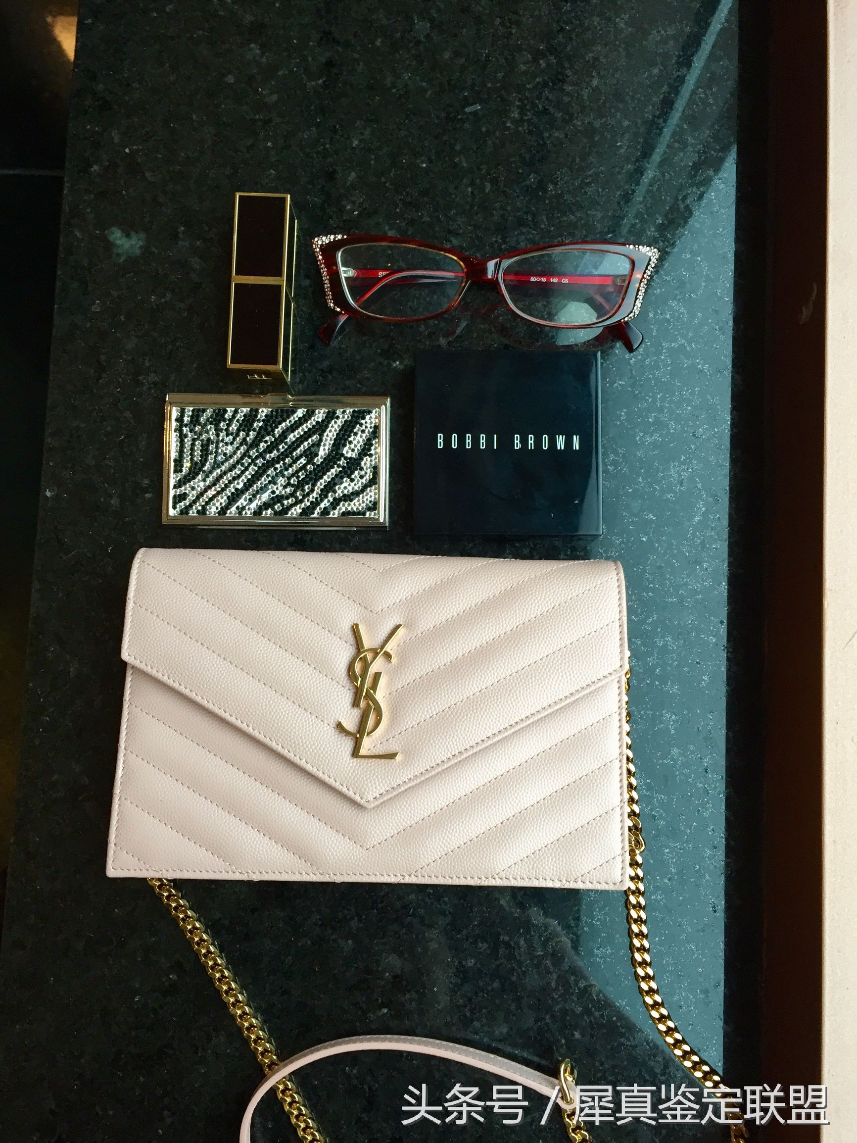 香奈儿链条钱包值得买,圣罗兰钱包和手拿包有什么区别