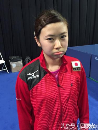 孔令金给福原爱塞饼,孔令辉福原爱