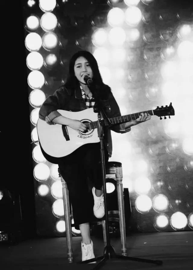 校红|浙江工业大学陈晓雨-音乐、外语、还有世界和平!