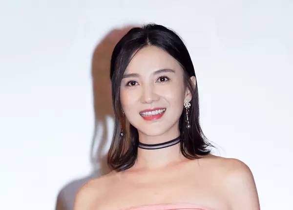 高圆圆同款发型适合你,复古运动风高圆圆发型