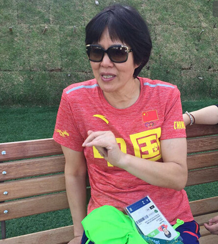 郎平洒泪道歉获所有人力挺,郎平的精彩表现