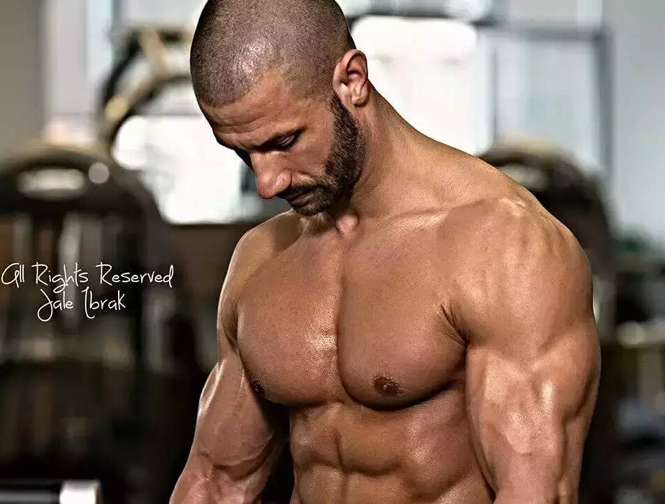 弹力绳练胸肌和哑铃练胸肌,徒手练胸肌好还是哑铃练胸肌好