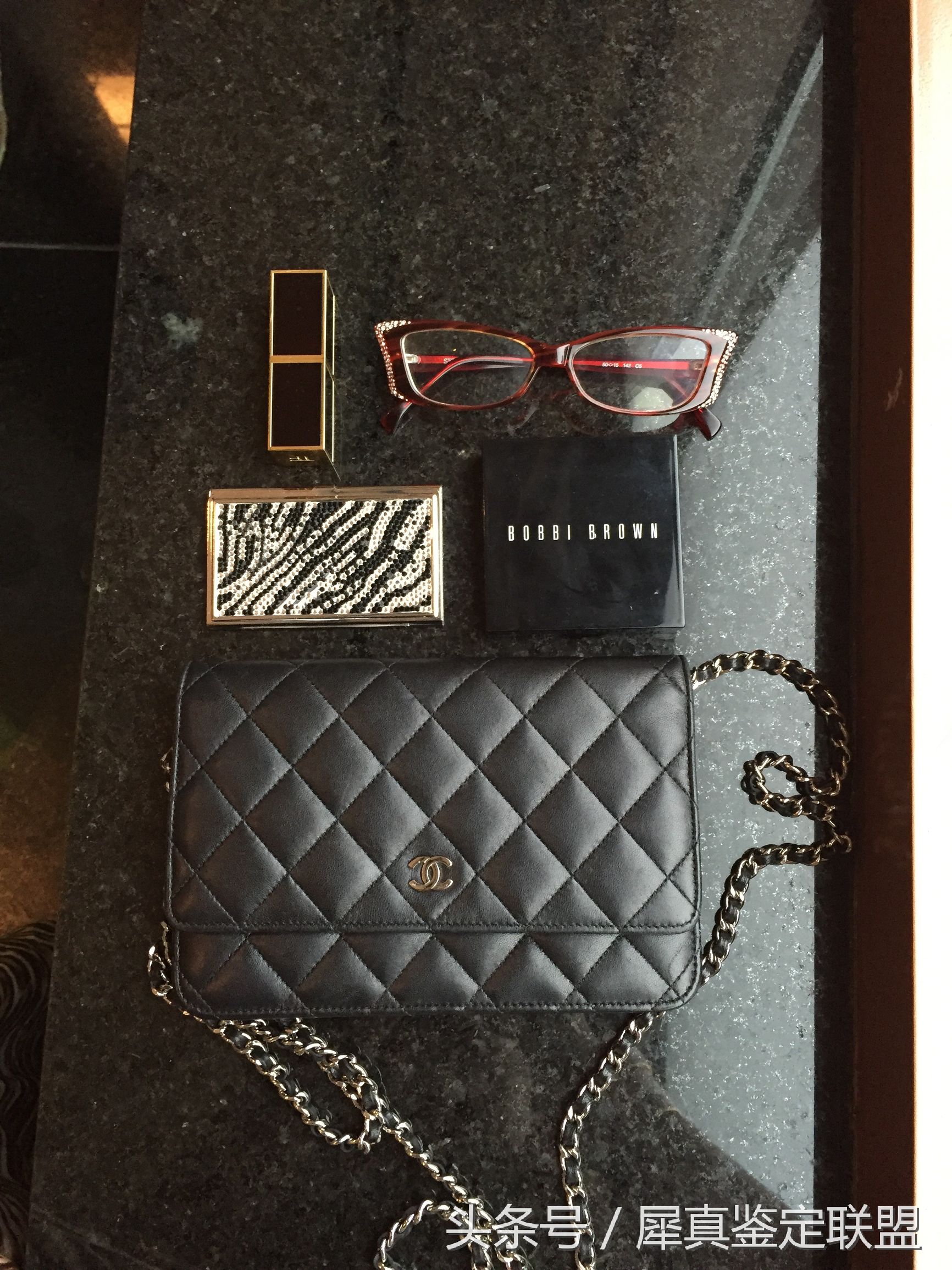 香奈儿链条钱包值得买,圣罗兰钱包和手拿包有什么区别