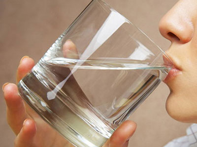 产后脸部皮肤干燥起皮屑怎么办,产后皮肤干燥起皮怎么回事