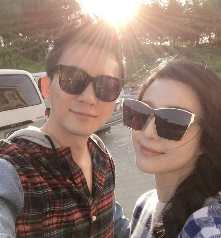 李晨、晓明哥来告诉你，遇到这些开车窘况明星们的护眼招数