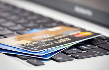 三张信用卡如何巧妙运用,信用卡越用越穷的几大陷阱