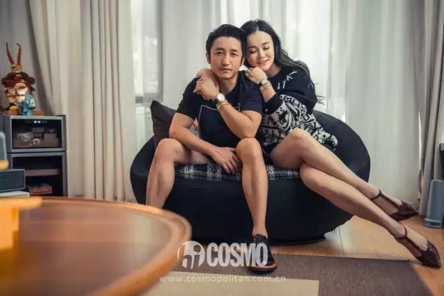 胖轩偷偷打开了他爸妈的衣柜给我看，而我只想看他肉嘟嘟的样子