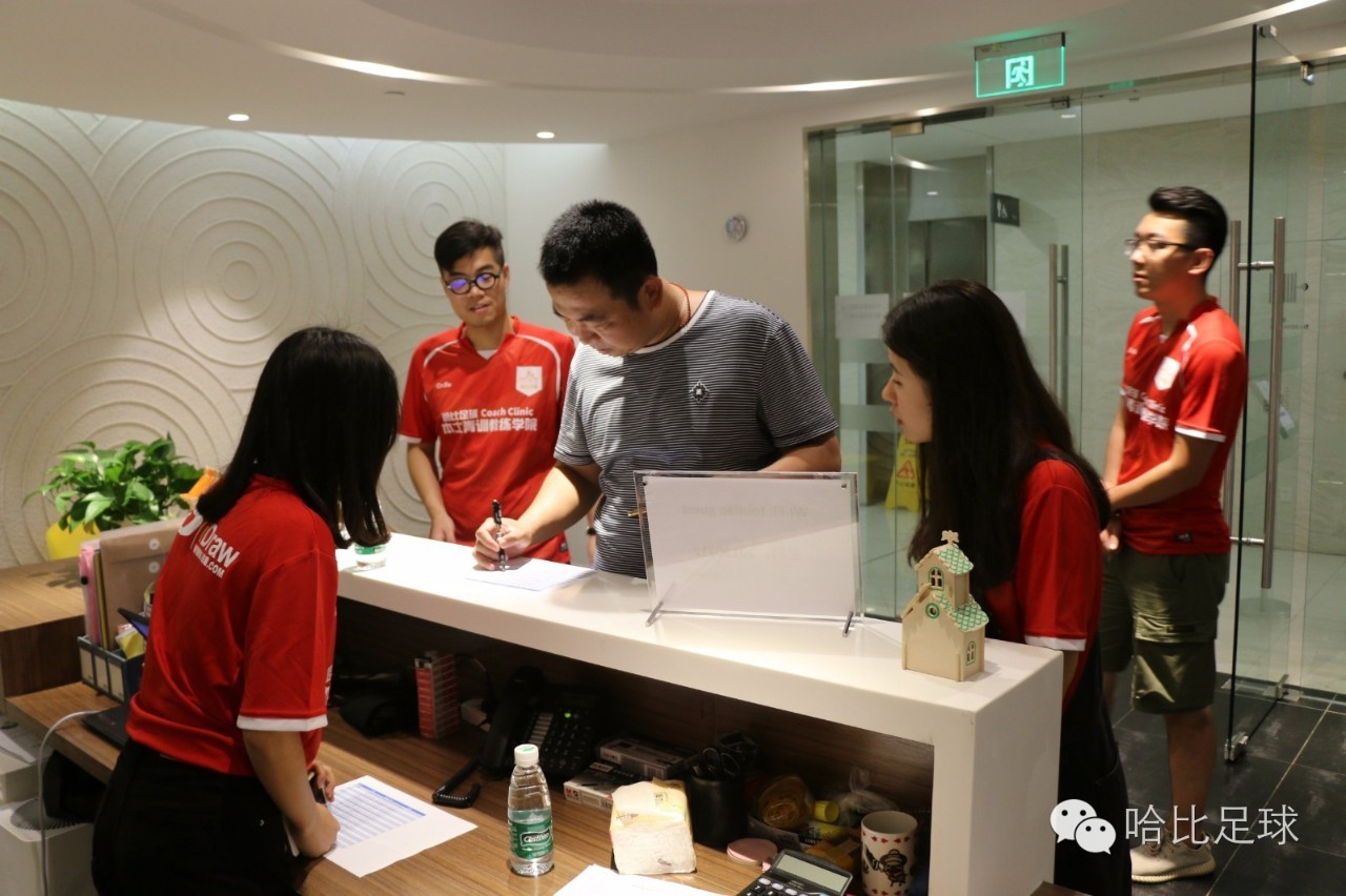 家长论坛的洪荒之力看看那些意识超前的粑粑嘛嘛们，都关心孩子踢球的什么问题？