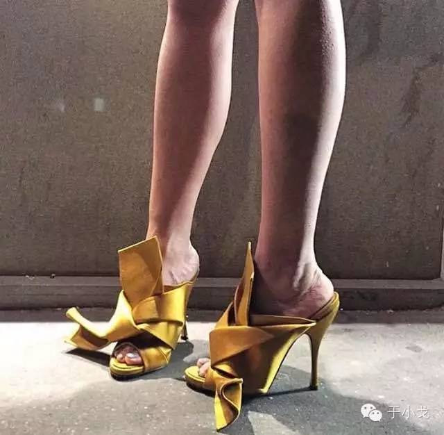 鍝佷綅杞﹁创,鍝佷綅閴村畾