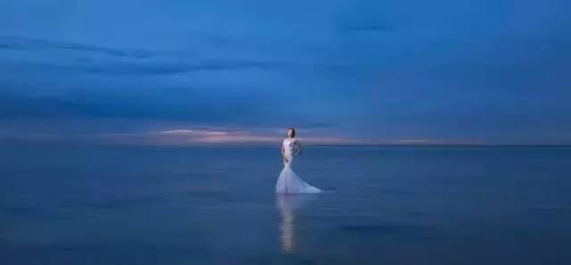 花了一个月工资拍婚纱照值得吗,拍一套婚纱照赚多少钱