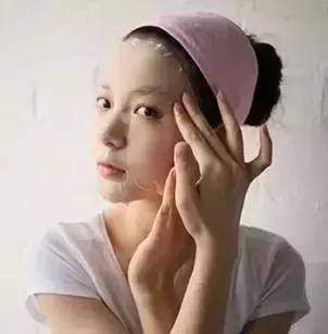 皮肤有斑暗黄怎么改善,皮肤干黄长斑如何护肤