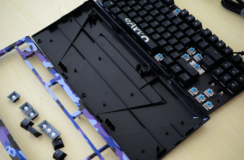 艾酷金粉轴机械键盘,艾酷机械键盘哪个好