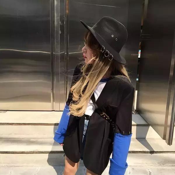 泫雅gd镜面,泫雅同款双c耳钉