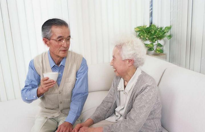 过年了，爸妈咳嗽老不好!4款偏方赶紧收藏尽孝心吧!