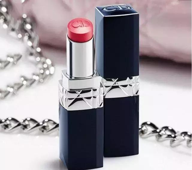 气质女孩,必须拥有一款属于自己的*用御**唇膏