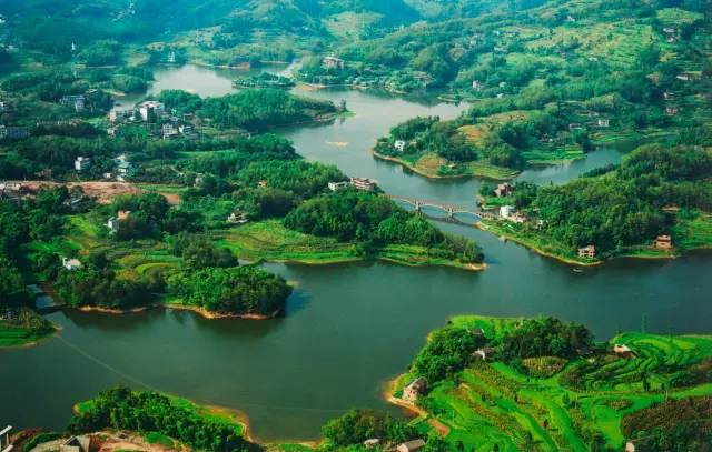 以后谁再跟你说巴南不好，就把这条微信甩给他