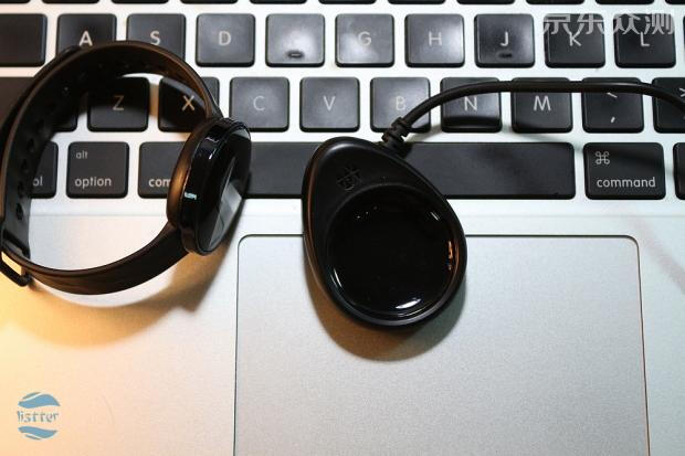 能刷门禁卡公交卡的智能手环,可以扫卡的智能手环