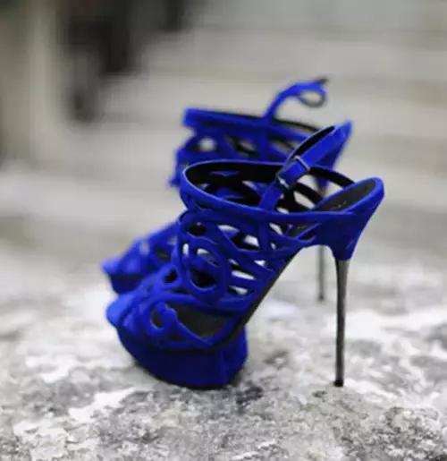 高跟鞋凉鞋磨脚怎么办,高跟鞋磨脚后跟怎么处理