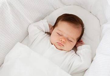 宝宝半夜突然大哭打挺哄不好,宝宝半夜哭闹打挺怎么办