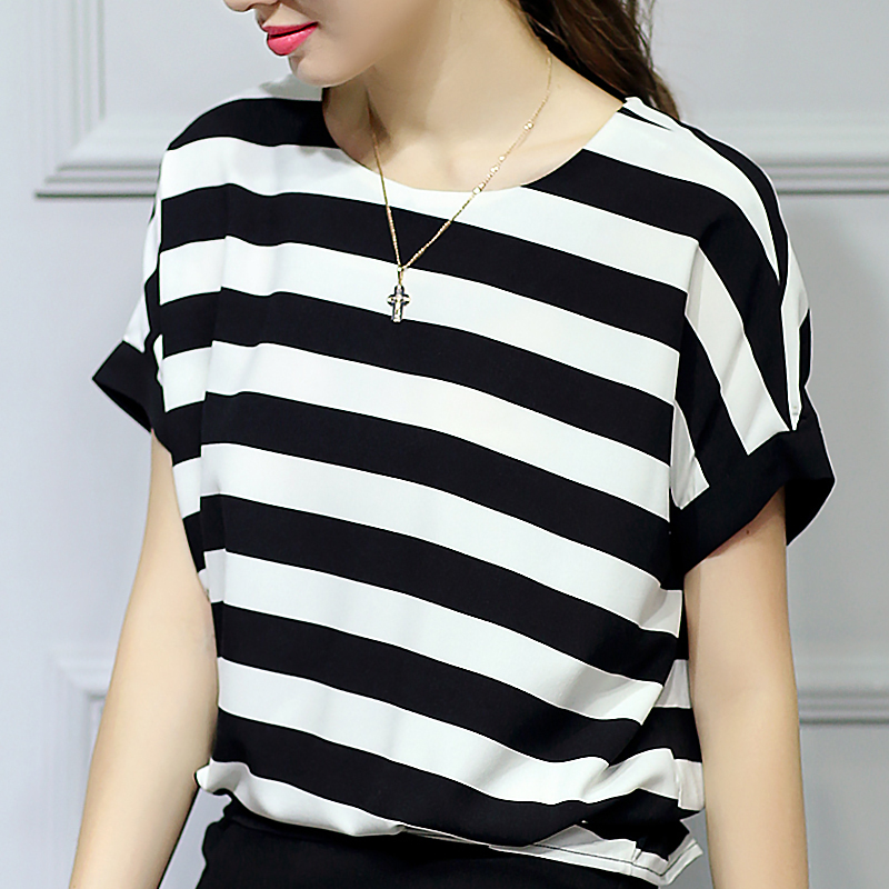 好搭款t恤必备款,穿搭中的万金油单品