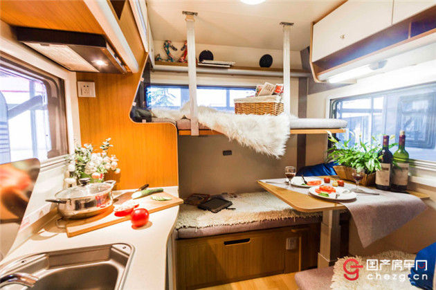 福特房车30万左右小型房车,房车价格30万房车漂亮