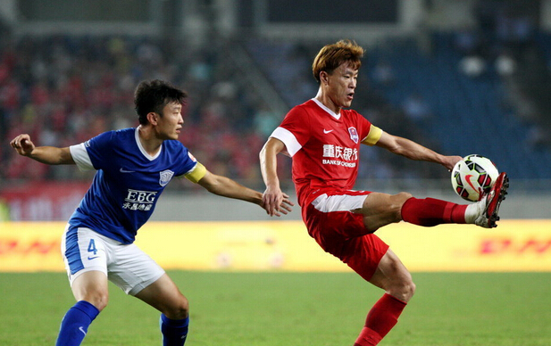 重庆业余足球超级联赛直播,足球比赛直播摄像机