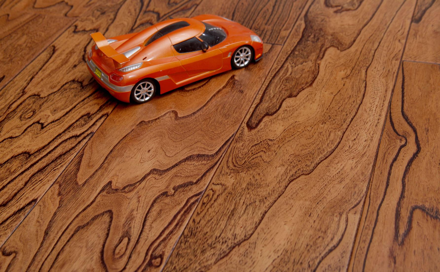 实木和复合地板哪个好,和邦盛世实木复合地板