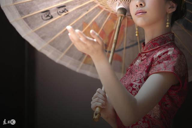 小说：歹徒跑来王妃院子放火，王妃有预知能力，准备好夜行衣逃离