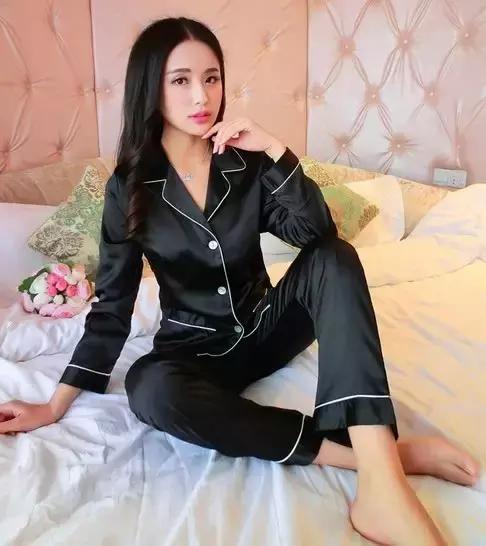 天河丨睡衣穿得对，气质翻百倍丨继续开扒《W》造型