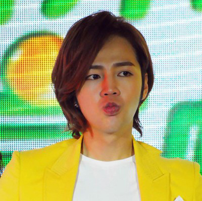 男生长发烫发染发,发质偏软长发长脸男生烫发