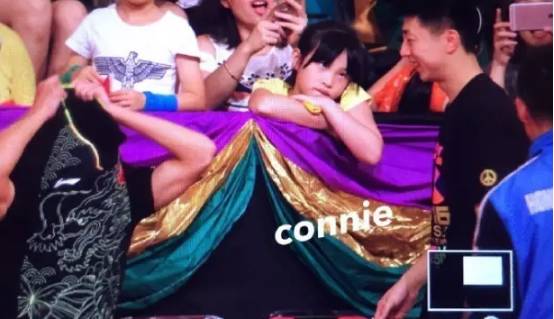 张继科香港表演赛撩妹,张继科爱撩妹