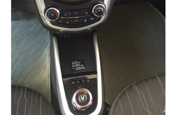 长安奔奔5座电动汽车续航400公里,长安奔奔电动汽车推荐5万内