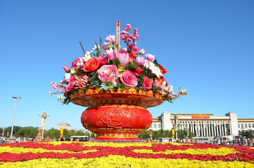 “祝福祖国”大花篮国庆再亮相现场施工时间缩短1周