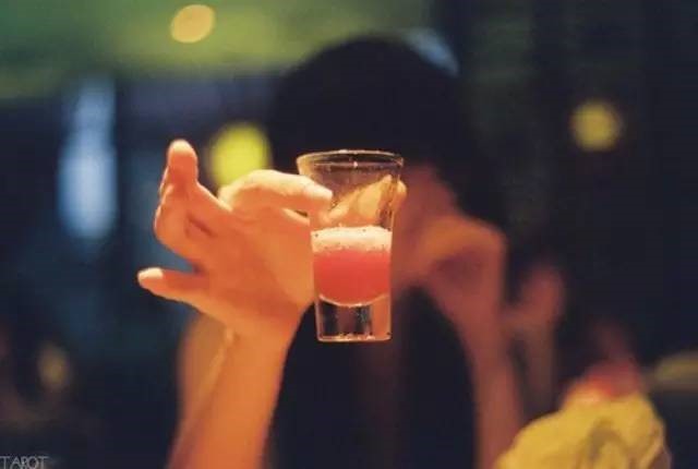 酒精中毒进医院了怎么出来,酒精中毒从医院出来后要注意什么