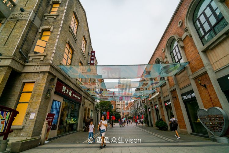 武汉的江汉路是中国最长的步行街,武汉最大最经典的步行街