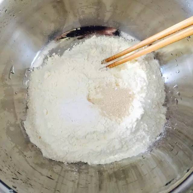 现在网上很火的蛋烘糕怎么做,自制蛋烘糕的超简单做法